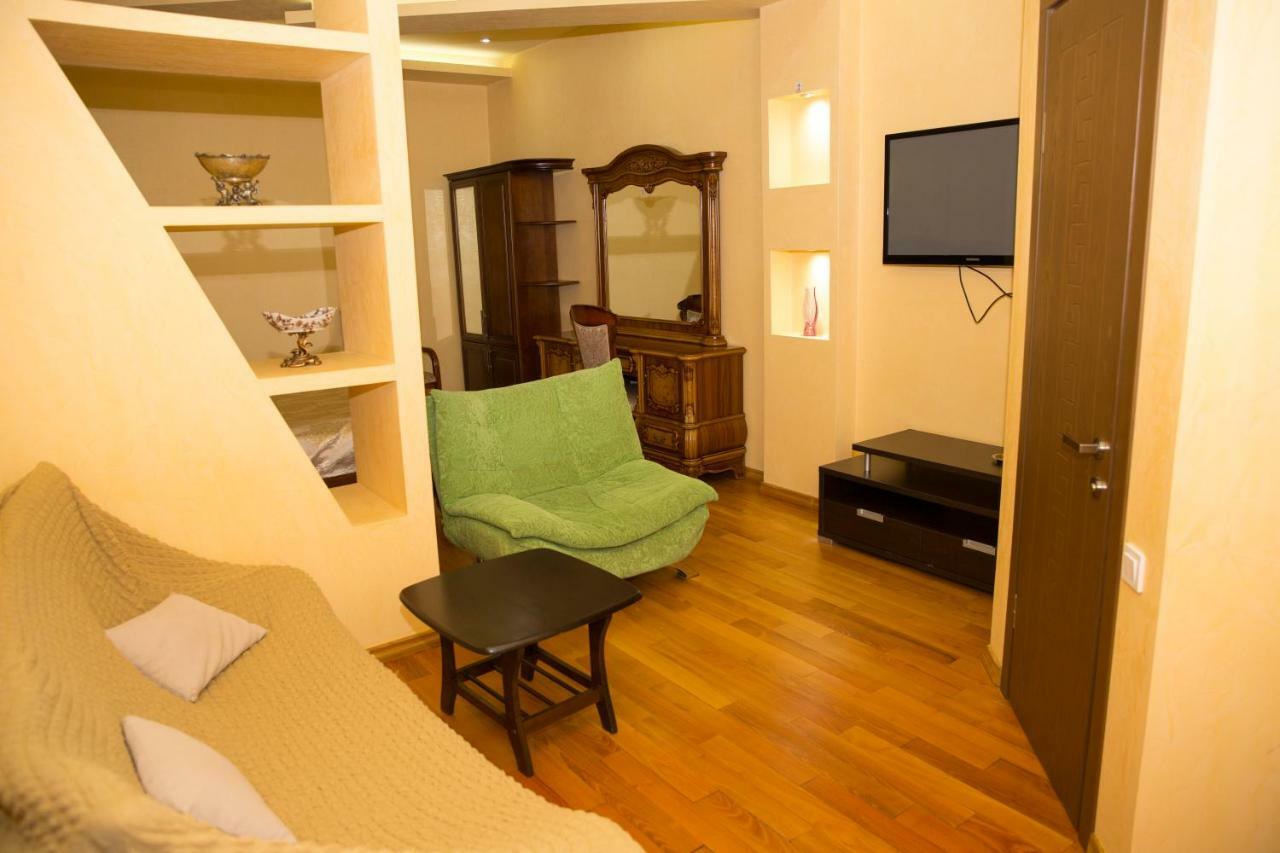 Hotel Black Sea House Batoemi Buitenkant foto