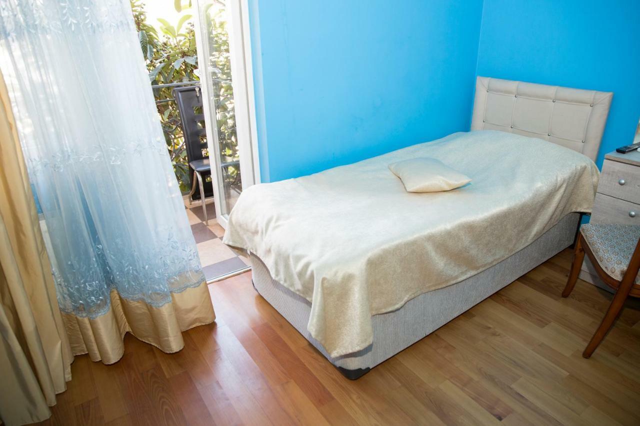 Hotel Black Sea House Batoemi Buitenkant foto